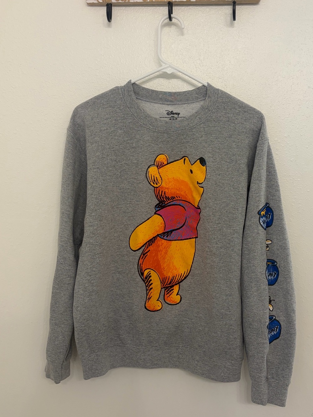 Disney Winnie the Pooh Graphic Sweatshirt - Heather Grey w/ Honeypot - Size Smal